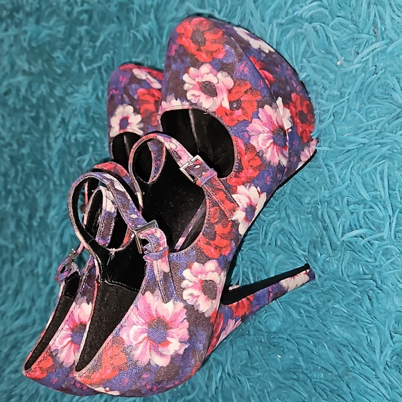 Qupid Floral Strappy Stilettos Size 8.5 - Picture 3 of 7
